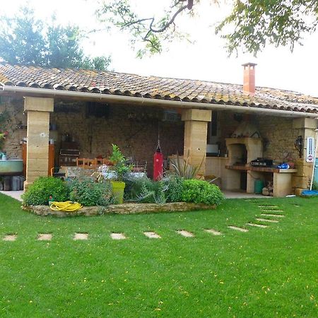 Les Croisees Bed & Breakfast Castillon-du-Gard Dış mekan fotoğraf