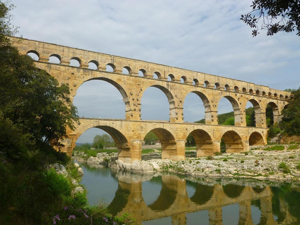 Les Croisees Bed & Breakfast Castillon-du-Gard Dış mekan fotoğraf
